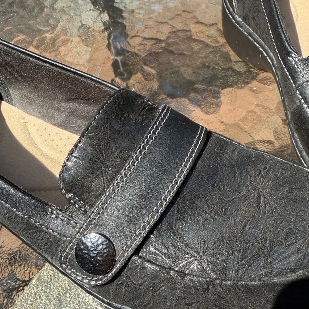 Clarks Cora Daisy Loafer Ultimate Comfort black size 9 - Picture 2 of 8